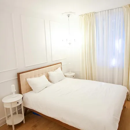 Apartment Parisian By Ioana Bucharest