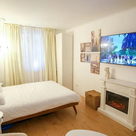 Parisian By Ioana Apartament *