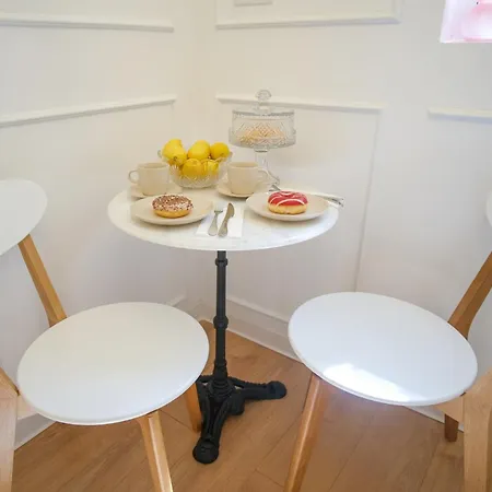 Apartament Parisian By Ioana *