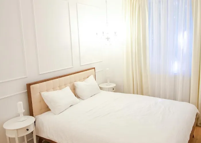 Апартаменти Parisian By Ioana Бухарест